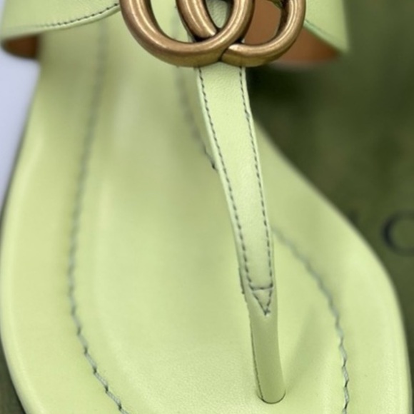 Gucci Women's GG MARMONT , leather thong sandal . Size 37 - Picture 2 of 7